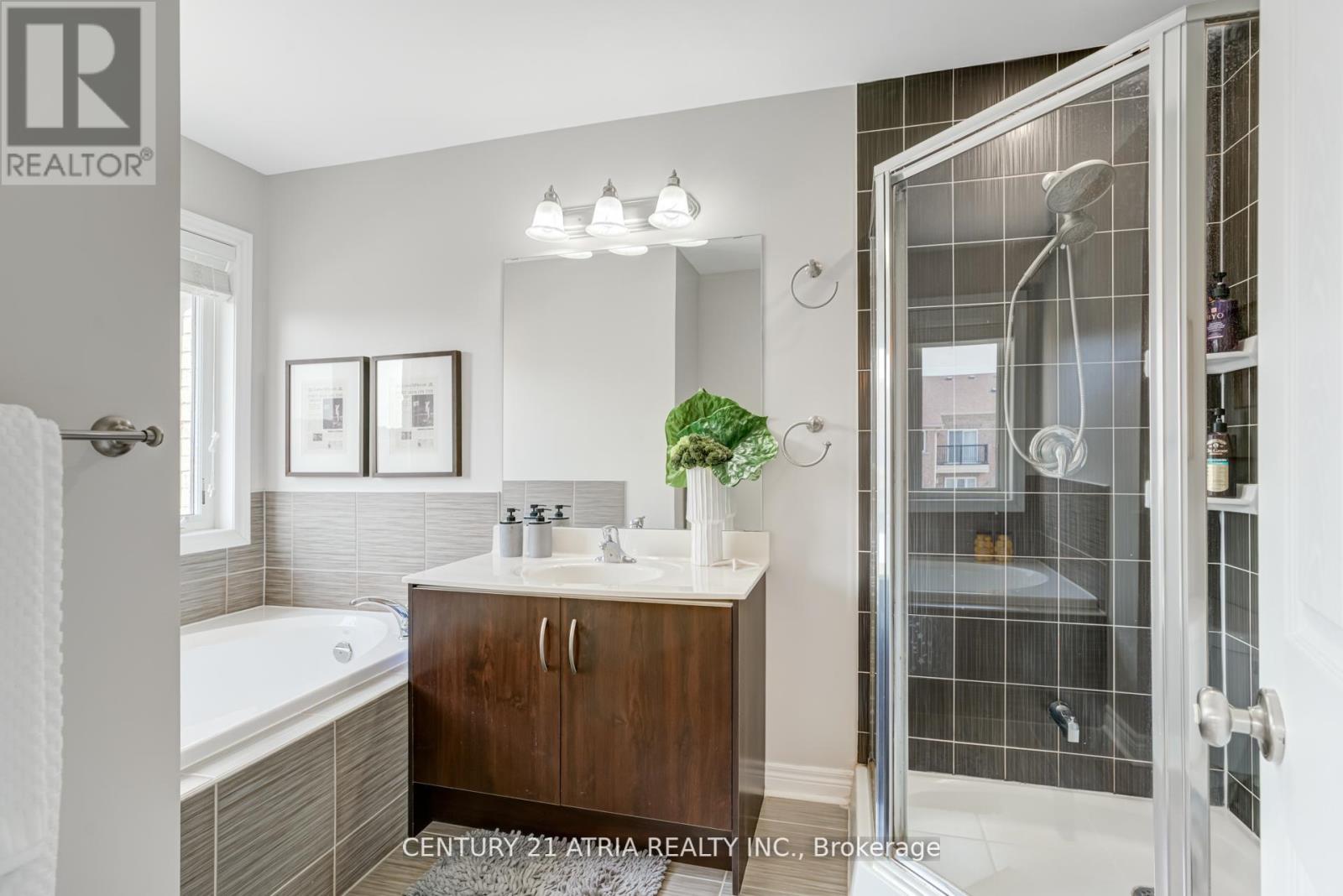 2918 Elgin Mills Road E, Markham, Ontario  L6C 0E5 - Photo 20 - N12334540