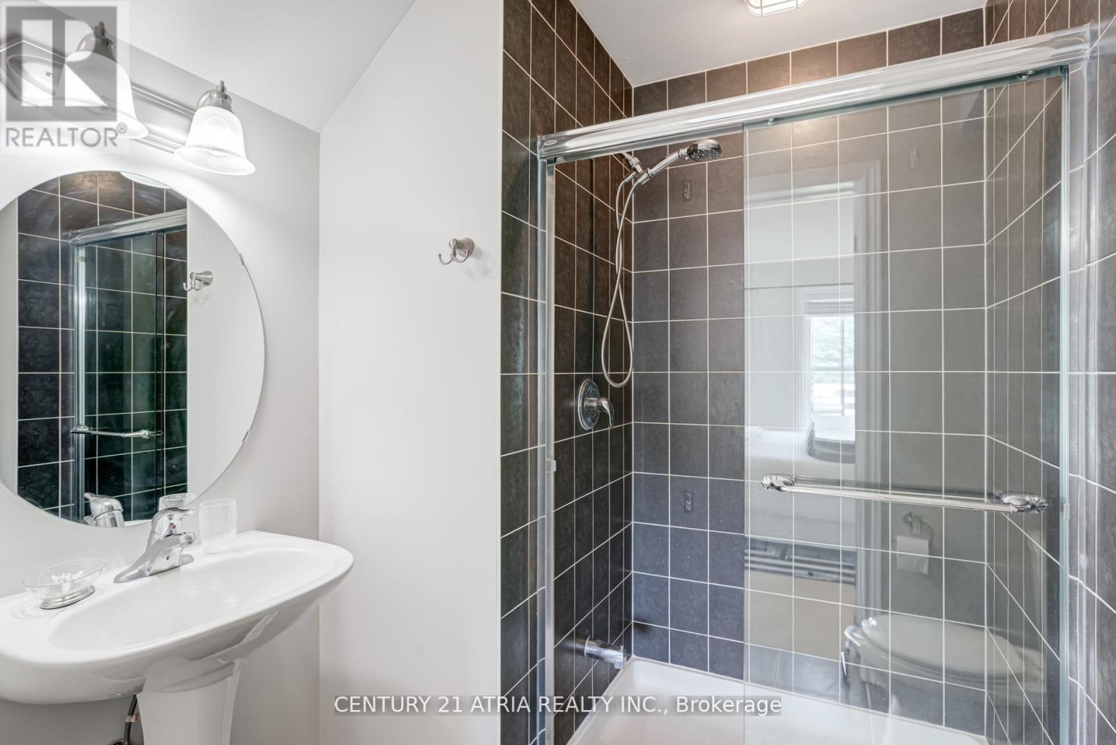 2918 Elgin Mills Road E, Markham, Ontario  L6C 0E5 - Photo 6 - N12334540