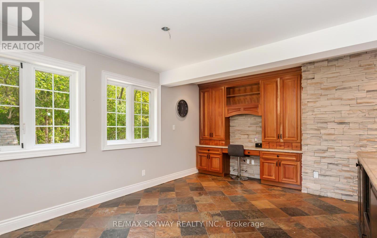 5628 Highway 7, Milton, Ontario  L7J 2L7 - Photo 18 - W12334495
