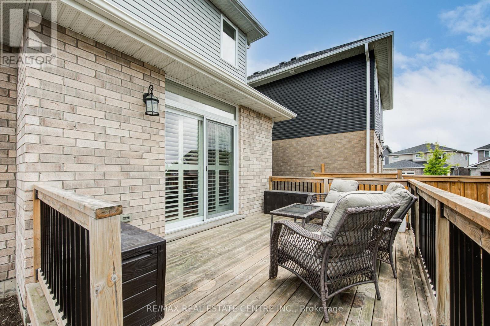 943 Downing Drive, Woodstock, Ontario  N4T 0K4 - Photo 19 - X12334515