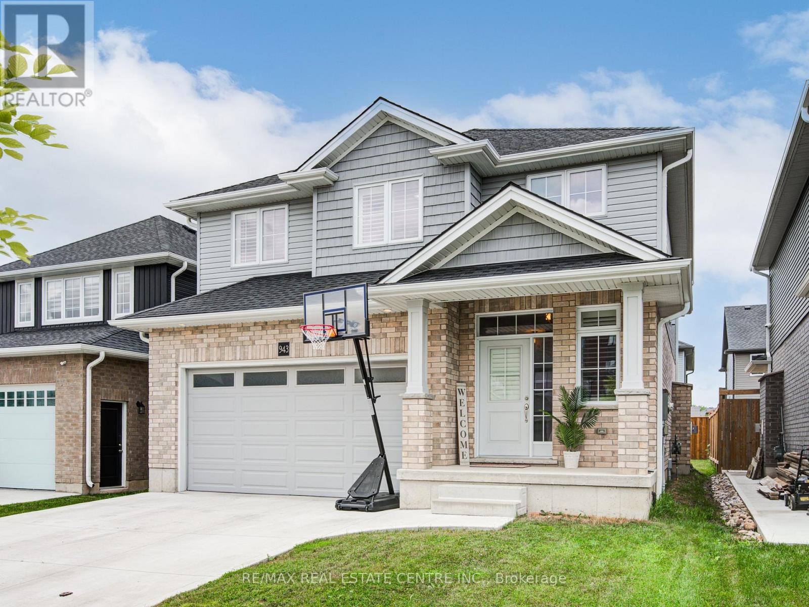943 Downing Drive, Woodstock, Ontario  N4T 0K4 - Photo 2 - X12334515