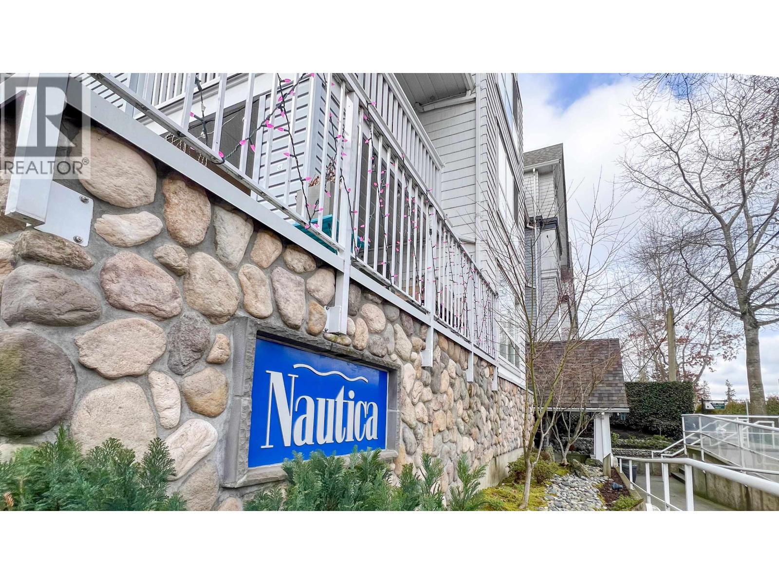 Listing Picture 2 of 23 : 327 12633 NO. 2 ROAD, Richmond / 烈治文 - 魯藝地產 Yvonne Lu Group - MLS Medallion Club Member