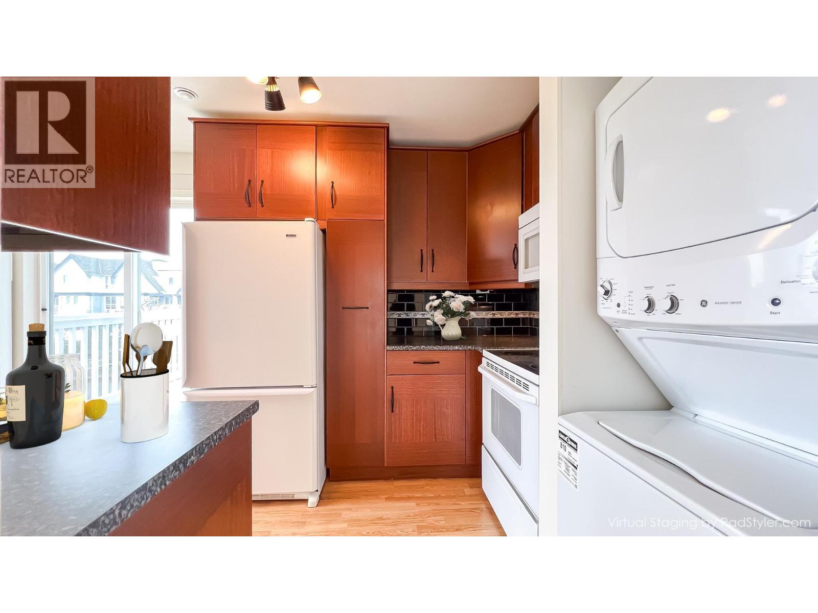 Listing Picture 8 of 23 : 327 12633 NO. 2 ROAD, Richmond / 烈治文 - 魯藝地產 Yvonne Lu Group - MLS Medallion Club Member
