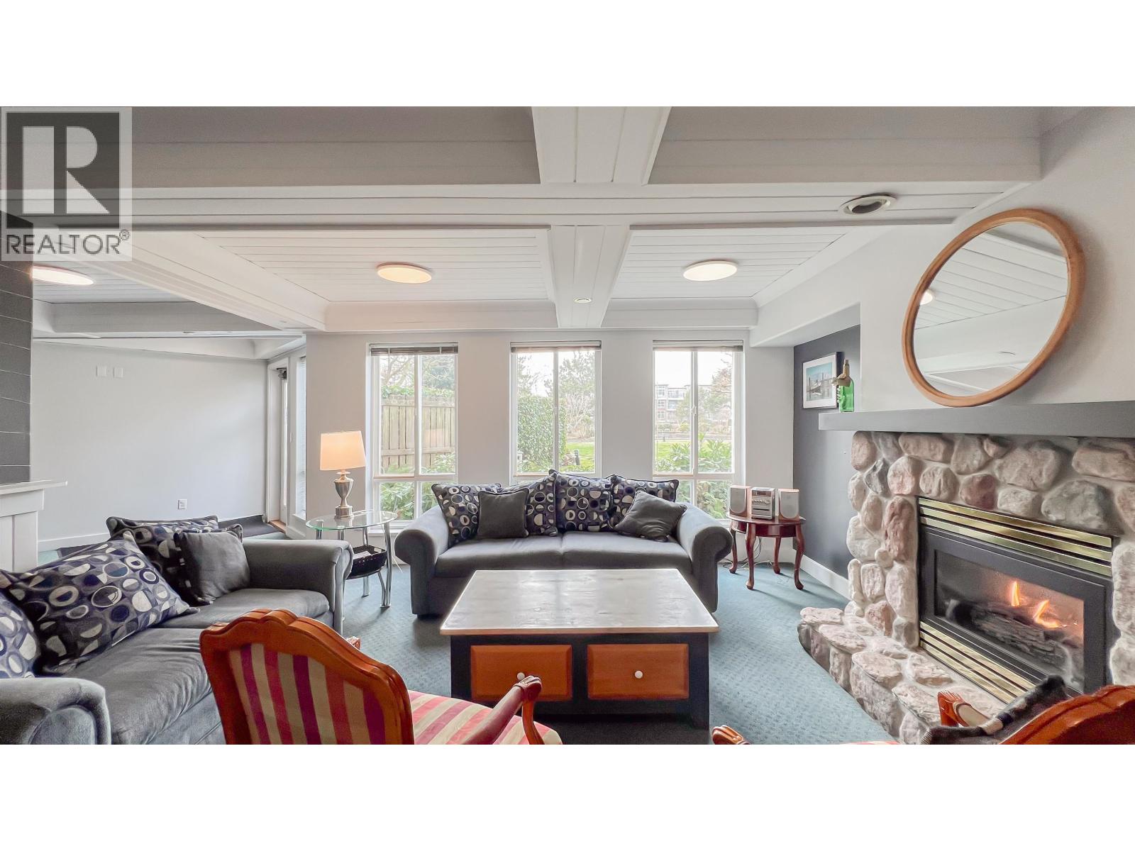 Listing Picture 18 of 23 : 327 12633 NO. 2 ROAD, Richmond / 烈治文 - 魯藝地產 Yvonne Lu Group - MLS Medallion Club Member