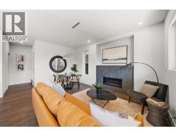 2 638 E 46th Avenue, Vancouver, Ca