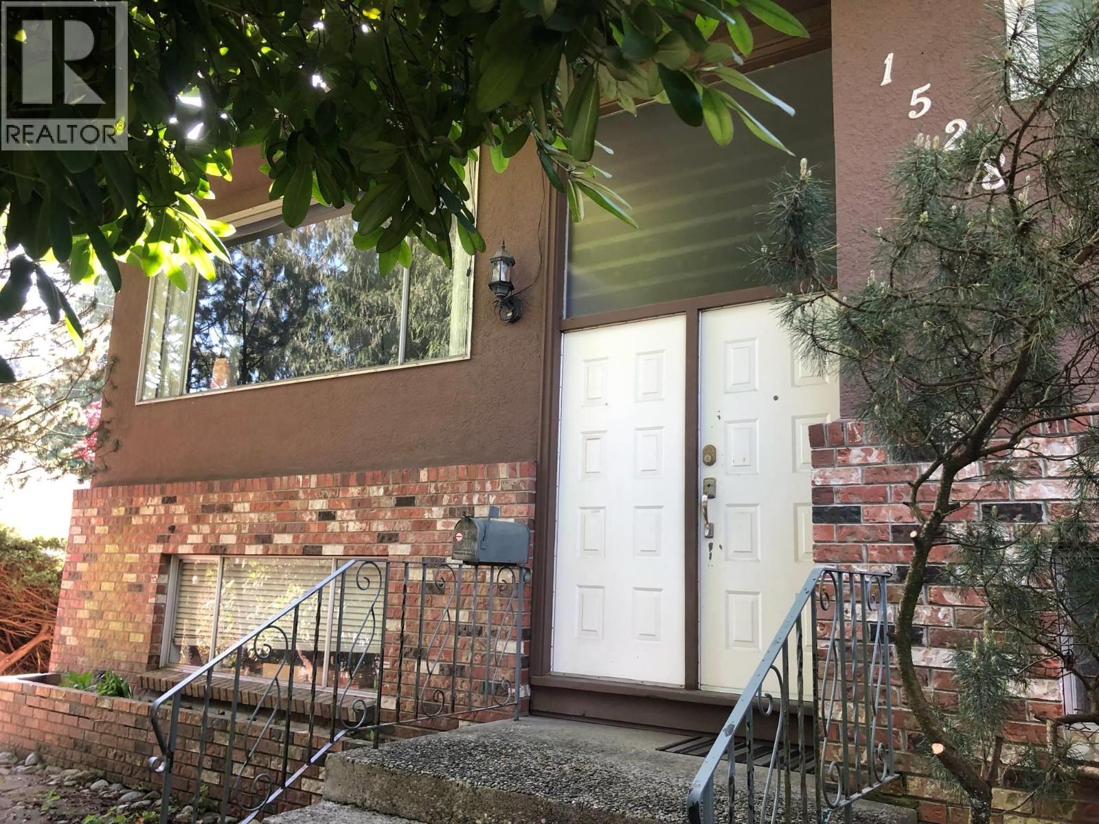 Property at 1528 EASTERN DRIVE image 3