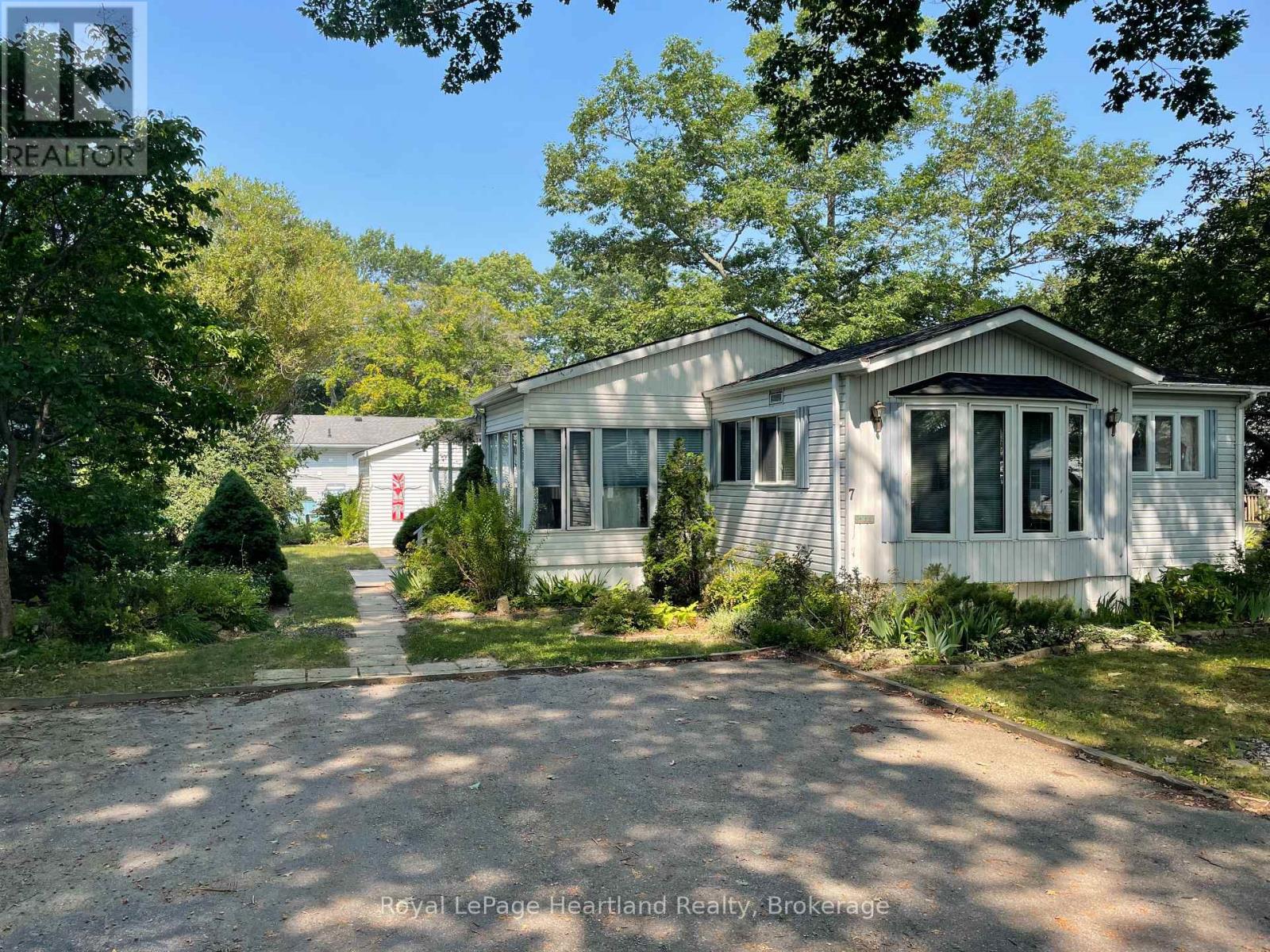 7 SIOUX LANE, Ashfield-Colborne-Wawanosh, Ontario