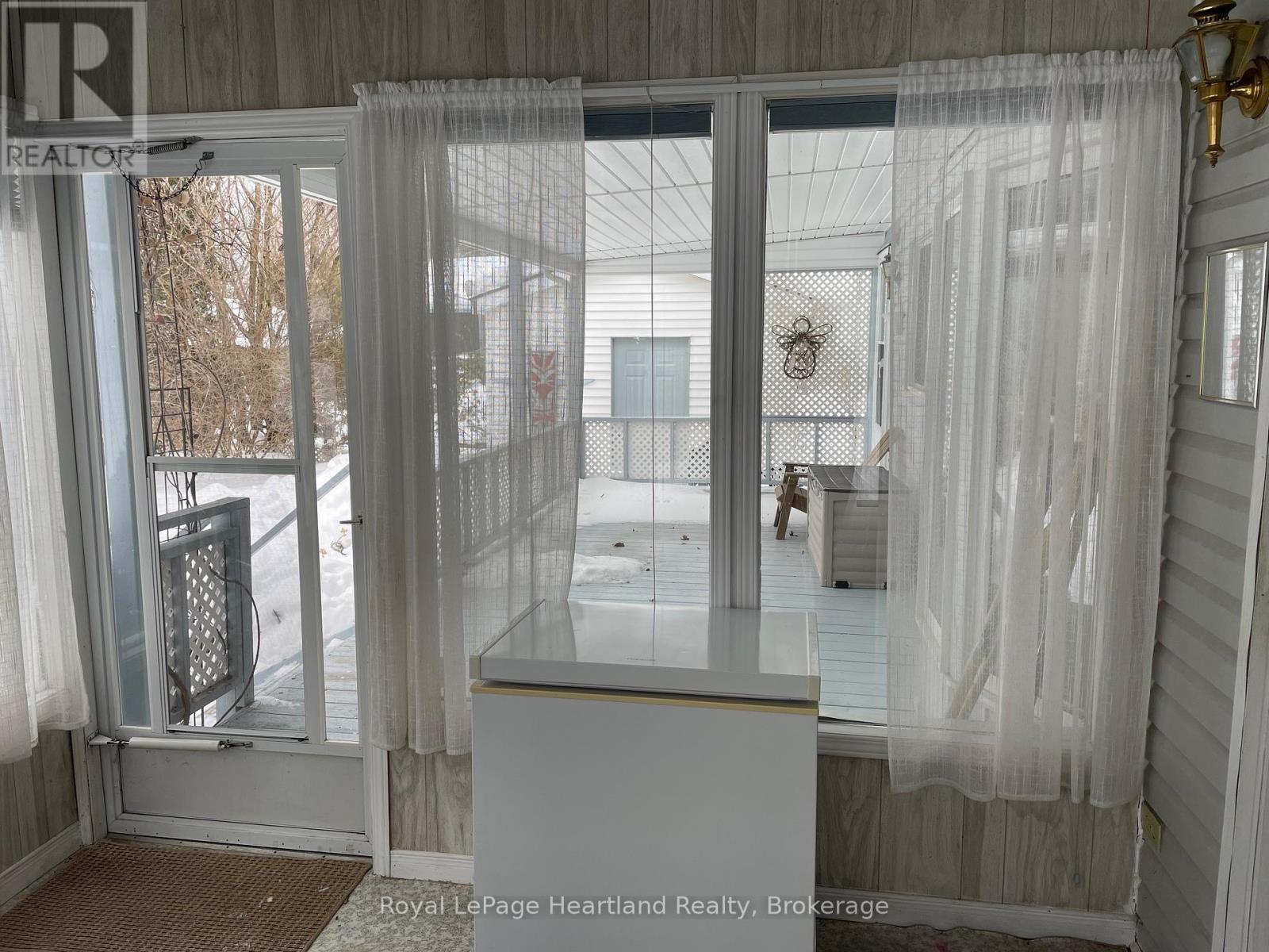 7 Sioux Lane, Ashfield-Colborne-Wawanosh, Ontario  N7A 3Y2 - Photo 5 - X12158695