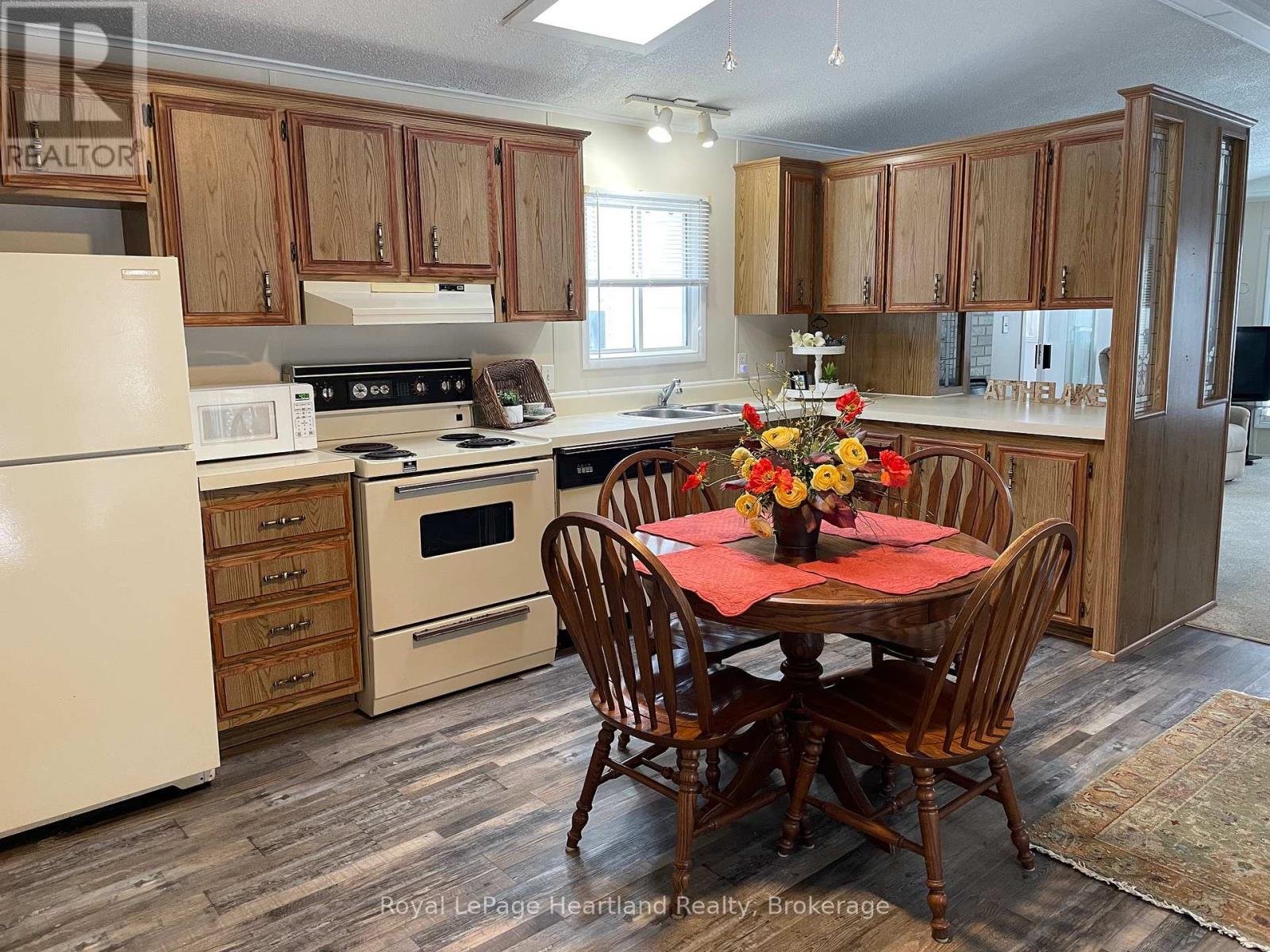 7 Sioux Lane, Ashfield-Colborne-Wawanosh, Ontario  N7A 3Y2 - Photo 9 - X12158695