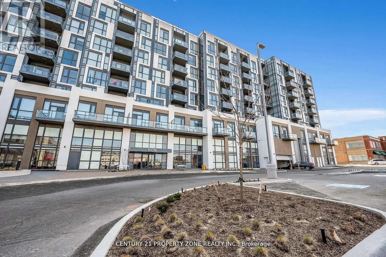 417 - 509 Dundas Street, Oakville, Ontario  L6M 5P2 - Photo 2 - W12334554