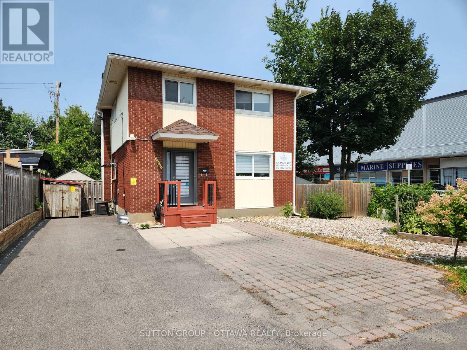 2675 Marie Street, Ottawa, Ontario  K2B 7E3 - Photo 2 - X12334580