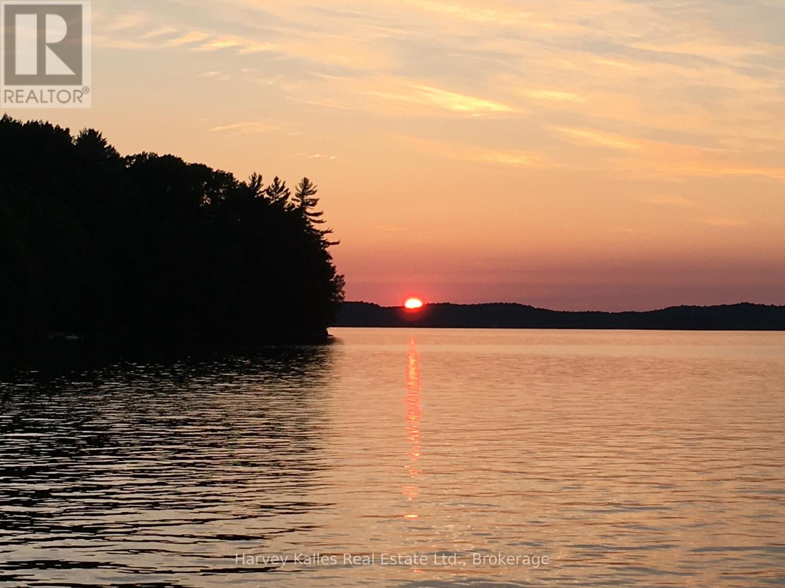 25 Clifton Island, Muskoka Lakes, Ontario  P0B 1M0 - Photo 3 - X12334593