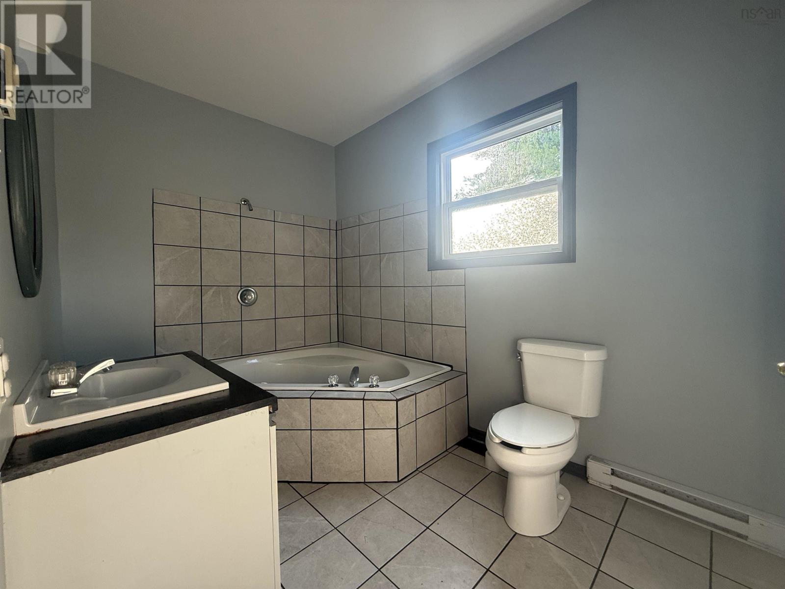 2290 Western Avenue, Parrsboro, Nova Scotia  B0M 1S0 - Photo 11 - 202517414