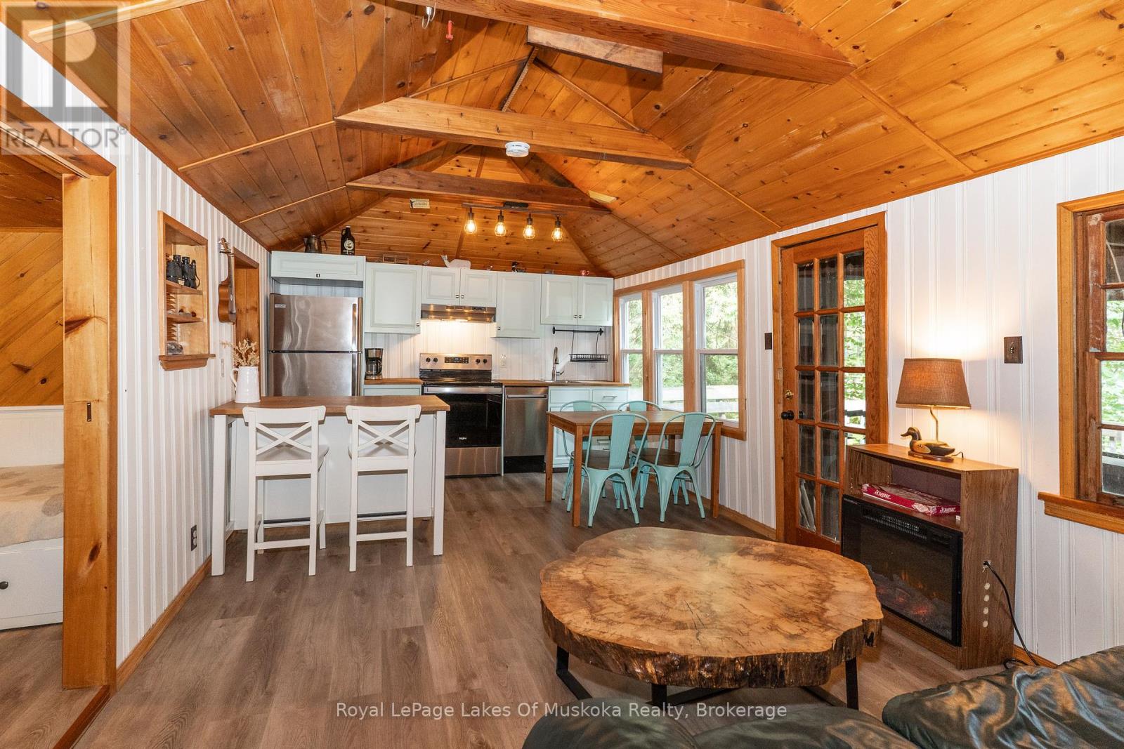 1072 Long Lake Road, Muskoka Lakes, Ontario  P0C 1A0 - Photo 6 - X12332795