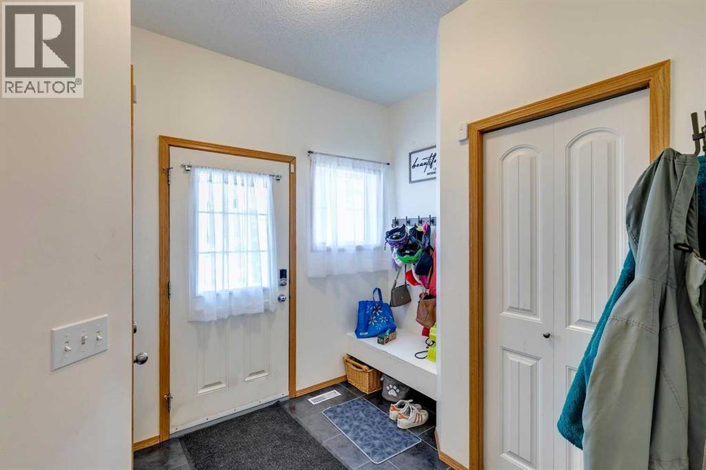 Property at 190 Everoak Gardens SW image 2