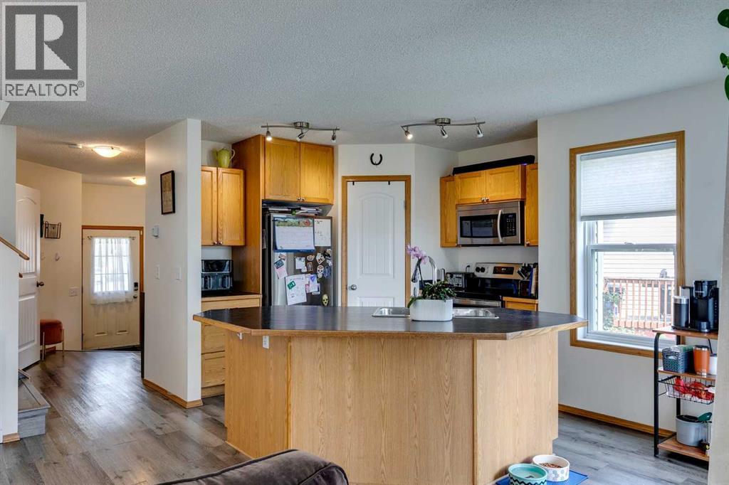 Property at 190 Everoak Gardens SW image 5