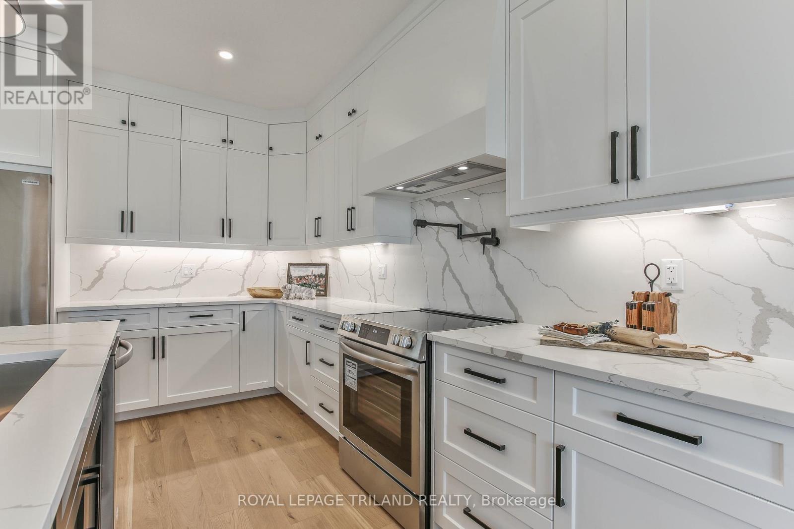 4049 Big Leaf Trail, London South, Ontario  N6P 0K2 - Photo 6 - X12184957