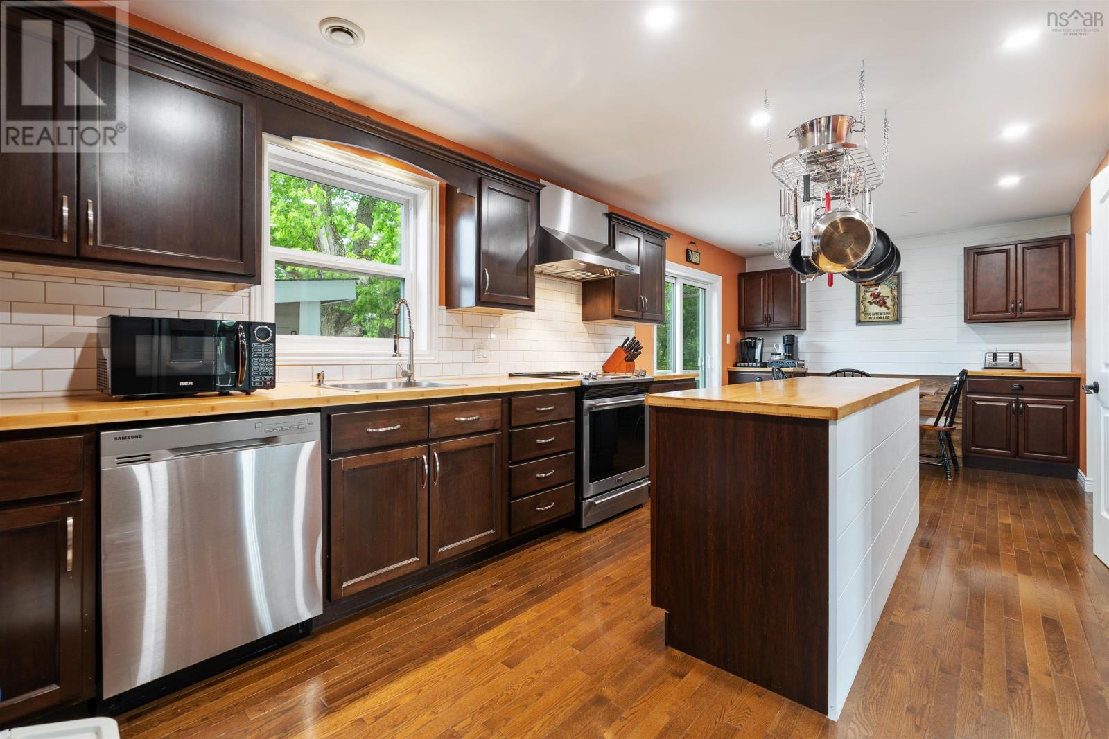 14 Mill Street, Parrsboro, Nova Scotia  B0M 1S0 - Photo 2 - 202505097