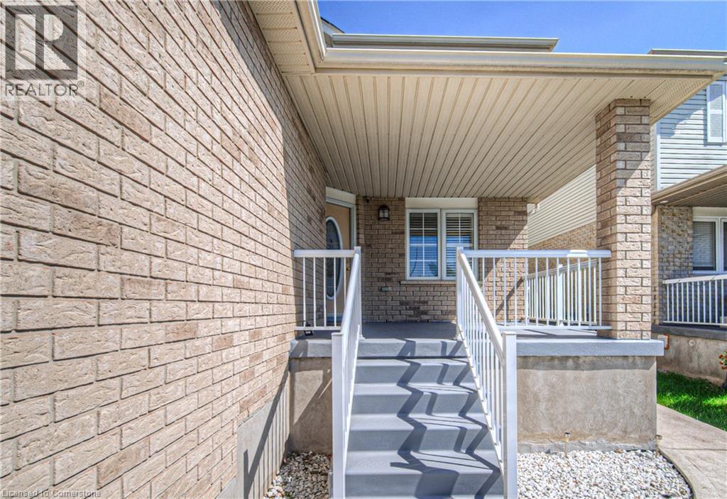 Property at 48 LENA Crescent image 4