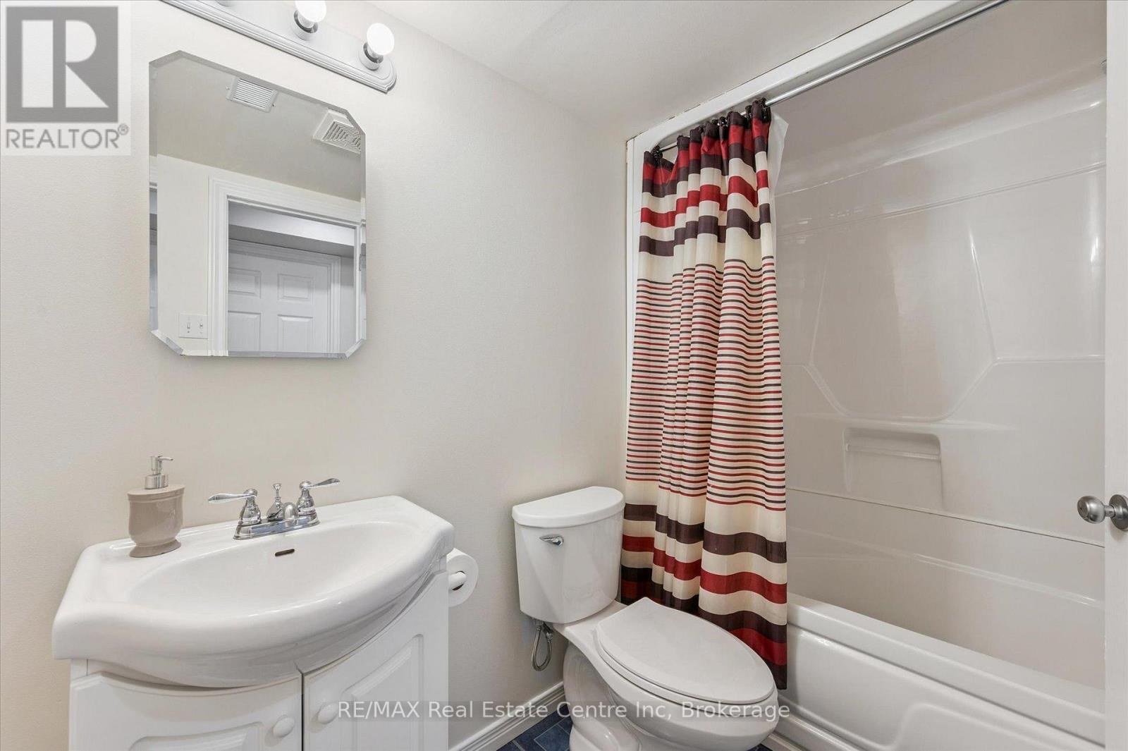 24 Wilkie Crescent, Guelph, Ontario  N1L 0B1 - Photo 22 - X12333605