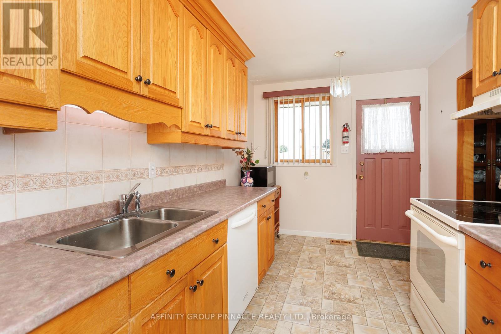 573 Saugeen Crescent, Peterborough South, Ontario  K9J 1J9 - Photo 19 - X12333485