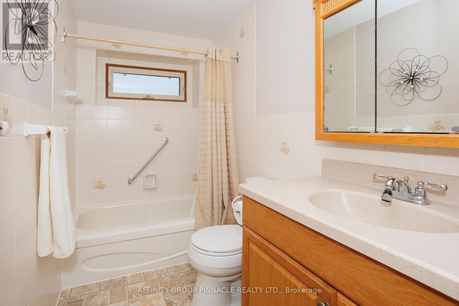 573 Saugeen Crescent, Peterborough South, Ontario  K9J 1J9 - Photo 24 - X12333485