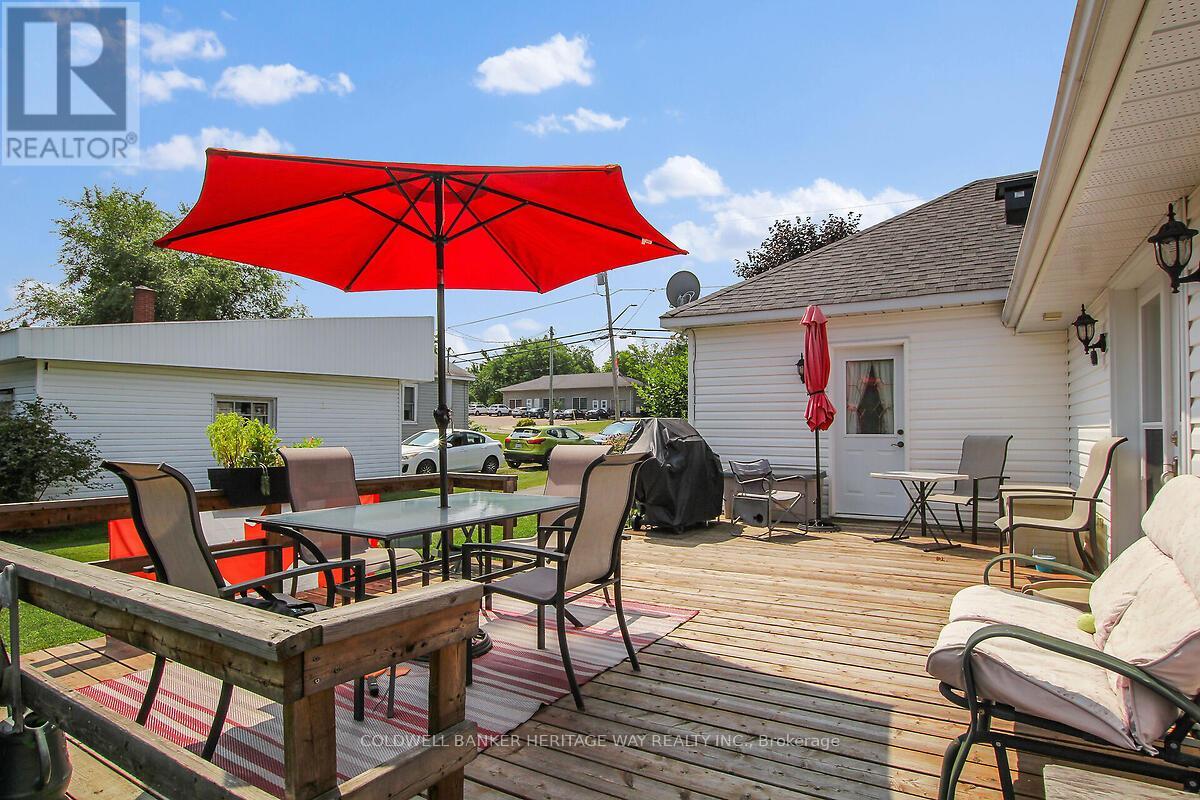 738 River Road N, Mcnab/braeside, Ontario  K7S 1R3 - Photo 33 - X12334642