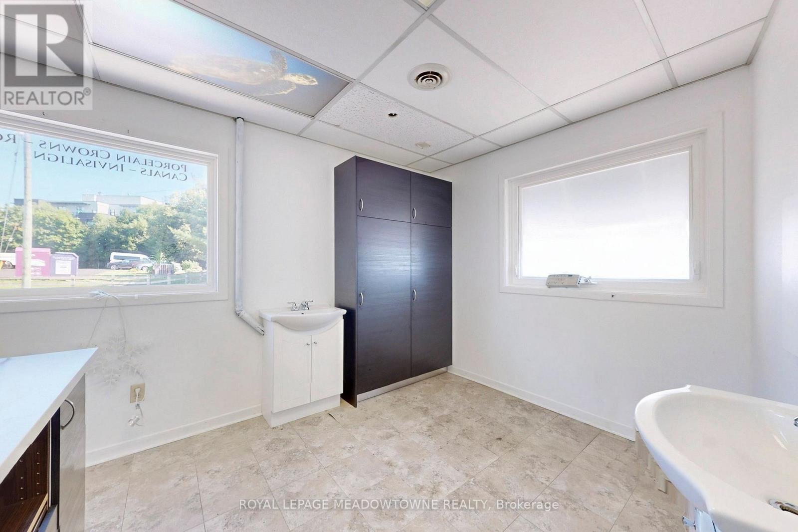 2 - 24 Guelph Street, Halton Hills, Ontario  L7G 3Z4 - Photo 26 - W12326450
