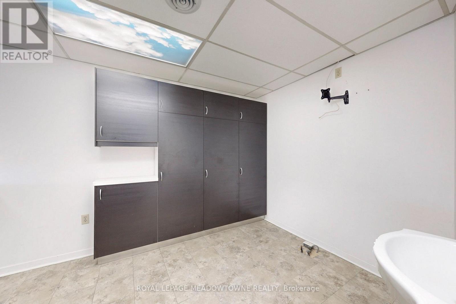 2 - 24 Guelph Street, Halton Hills, Ontario  L7G 3Z4 - Photo 33 - W12326450