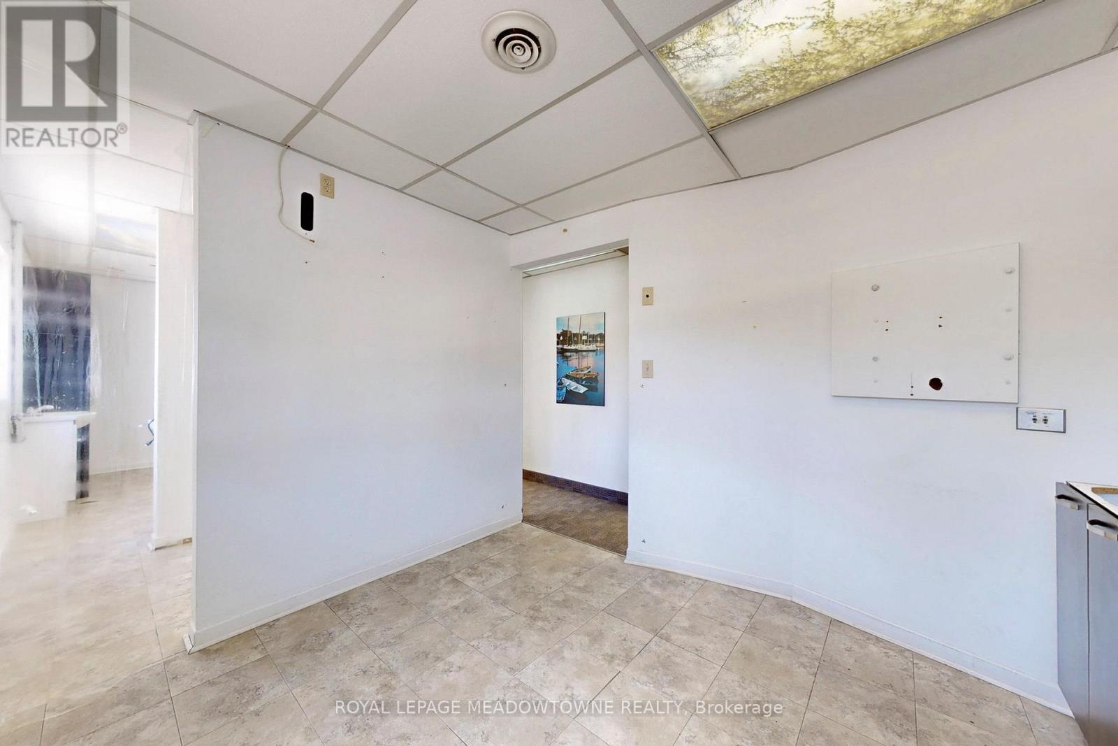 2 - 24 Guelph Street, Halton Hills, Ontario  L7G 3Z4 - Photo 22 - W12326450