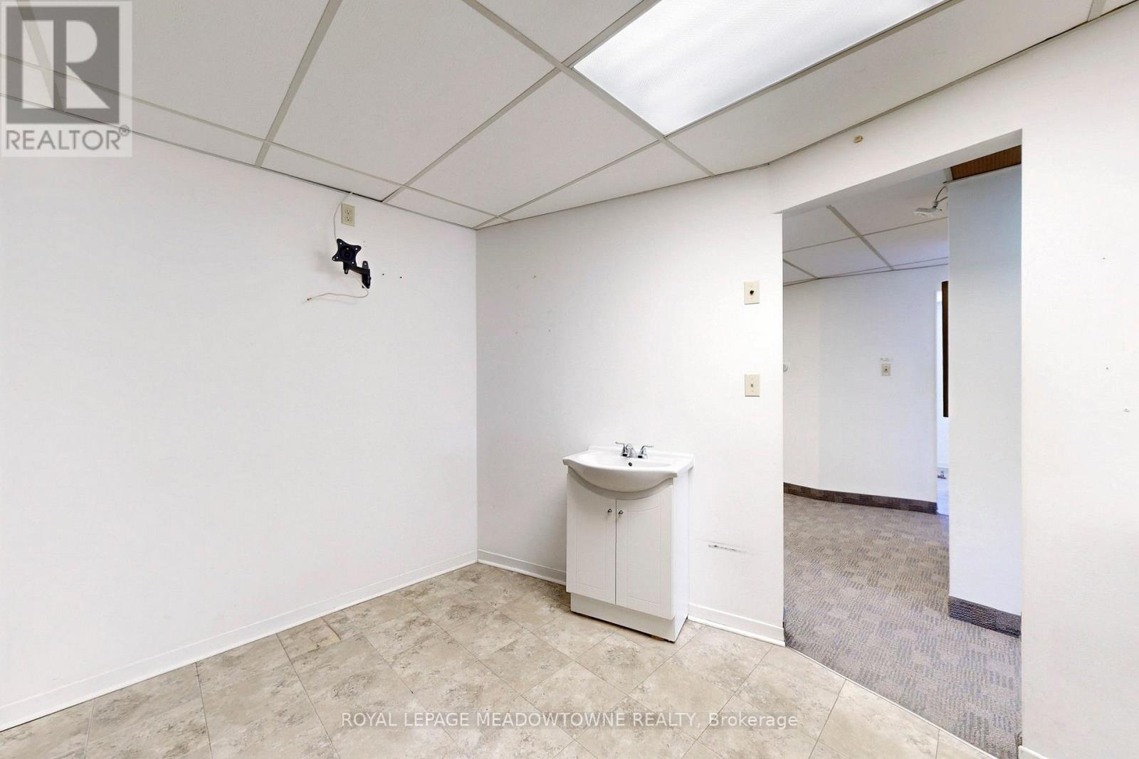 2 - 24 Guelph Street, Halton Hills, Ontario  L7G 3Z4 - Photo 35 - W12326450