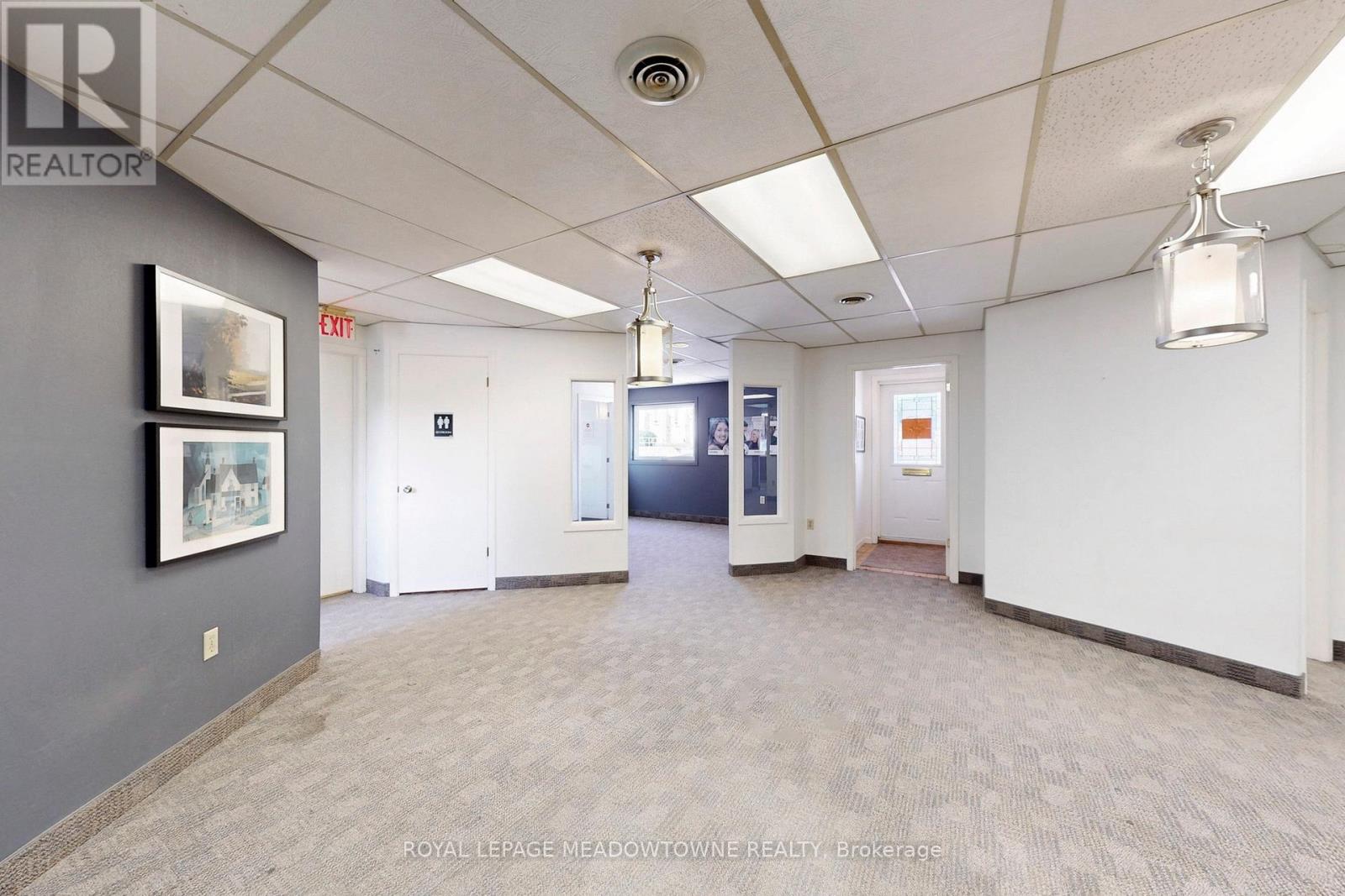 2 - 24 Guelph Street, Halton Hills, Ontario  L7G 3Z4 - Photo 7 - W12326450