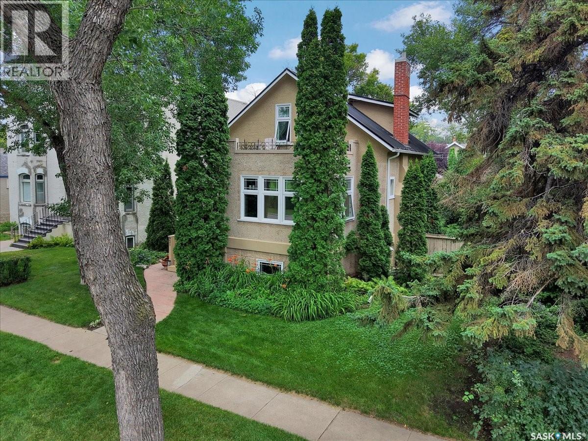 Property at 921 10th AVENUE N image 1