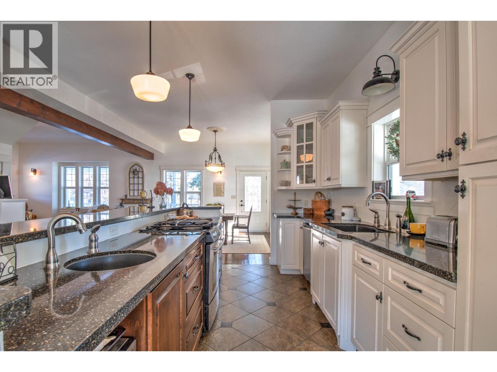 4365 Round Prairie Road, Armstrong, British Columbia  V4Y 0L1 - Photo 16 - 10358837