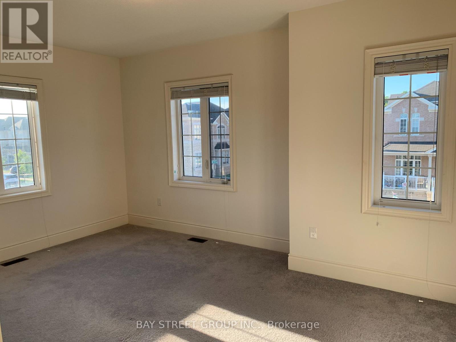 3127 Streamwood Pass, Oakville, Ontario  L6H 0T2 - Photo 32 - W12334650