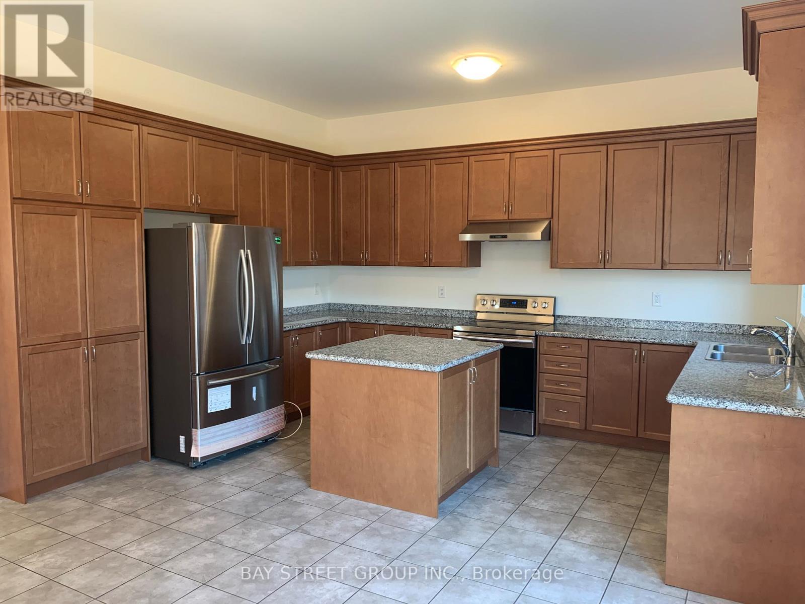 3127 Streamwood Pass, Oakville, Ontario  L6H 0T2 - Photo 9 - W12334650