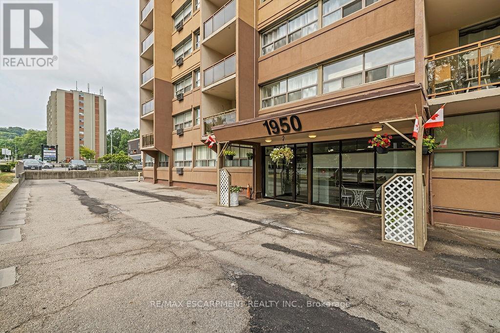 Property at 202 - 1950 MAIN STREET W image 2