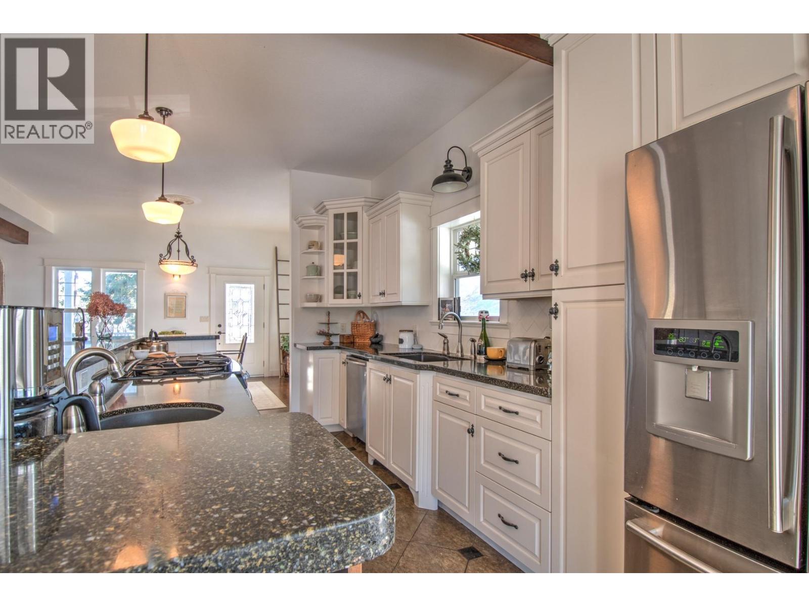 4365 Round Prairie Road, Armstrong, British Columbia  V4Y 0L1 - Photo 16 - 10358838