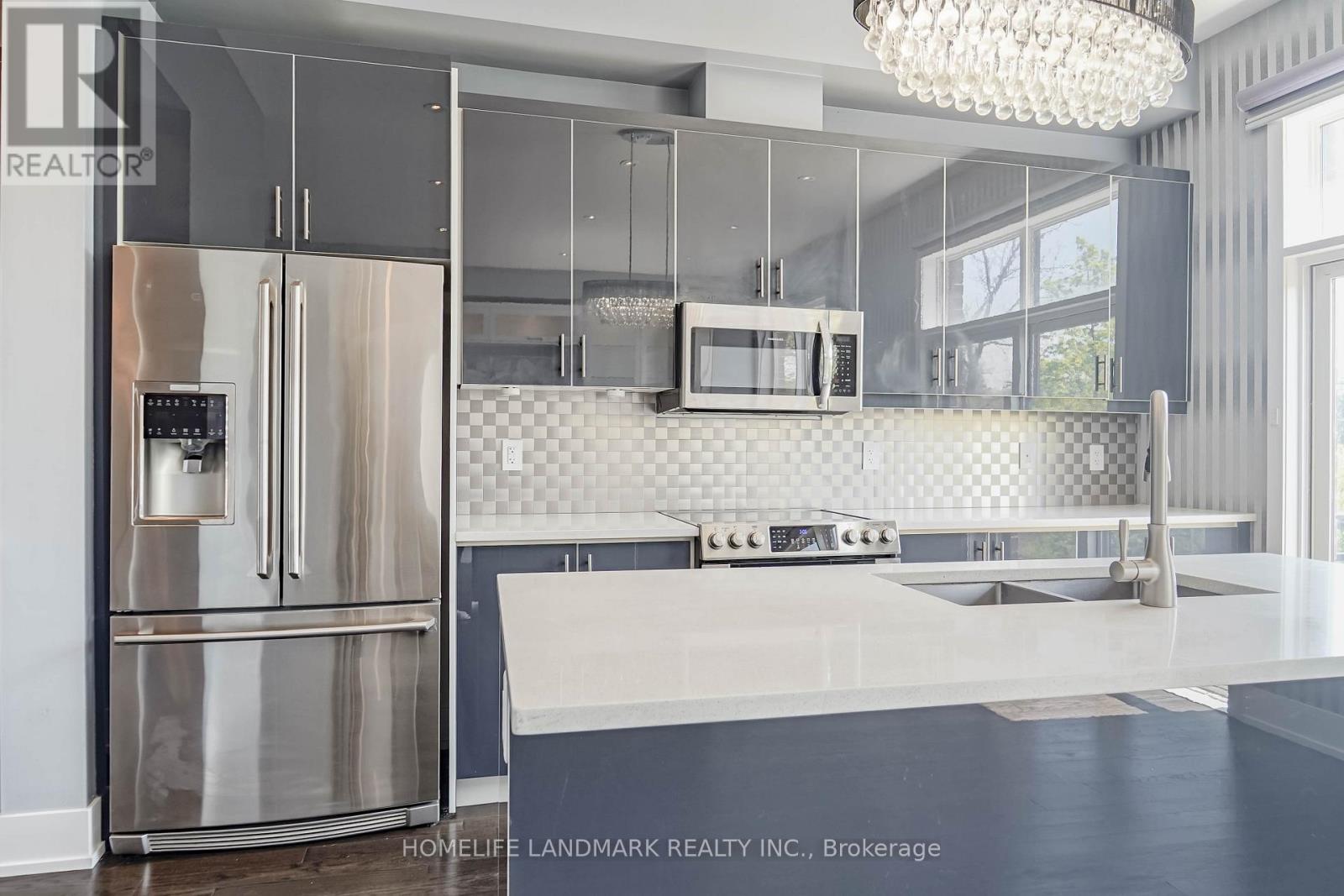 Property at 8 CRESTRIDGE DRIVE image 3