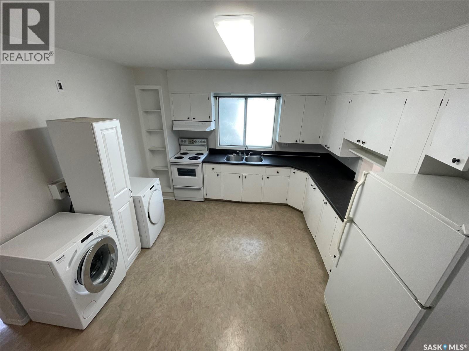 Property at 520 8th STREET E image 5