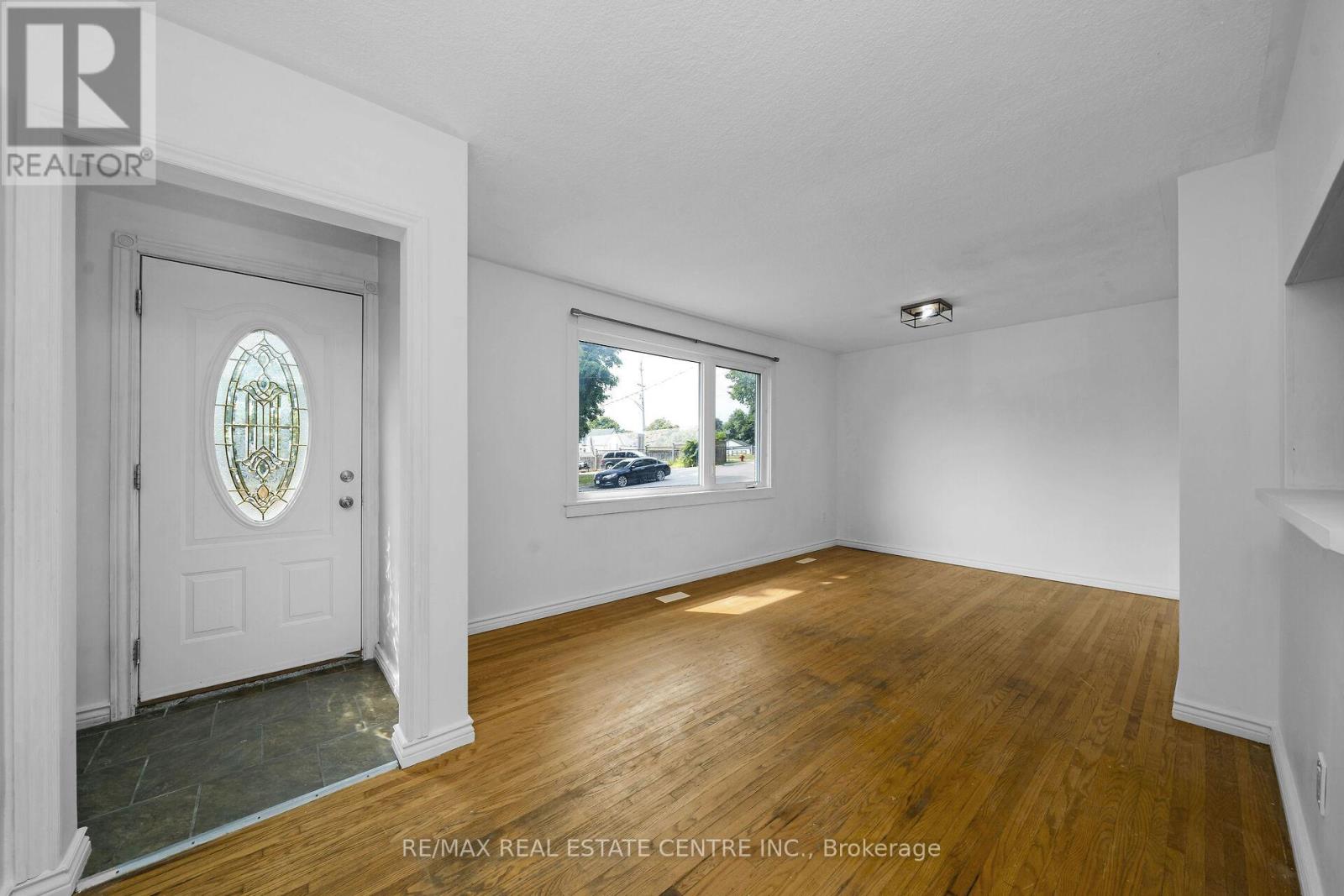 Property at 70 DAYFOOT DRIVE image 4