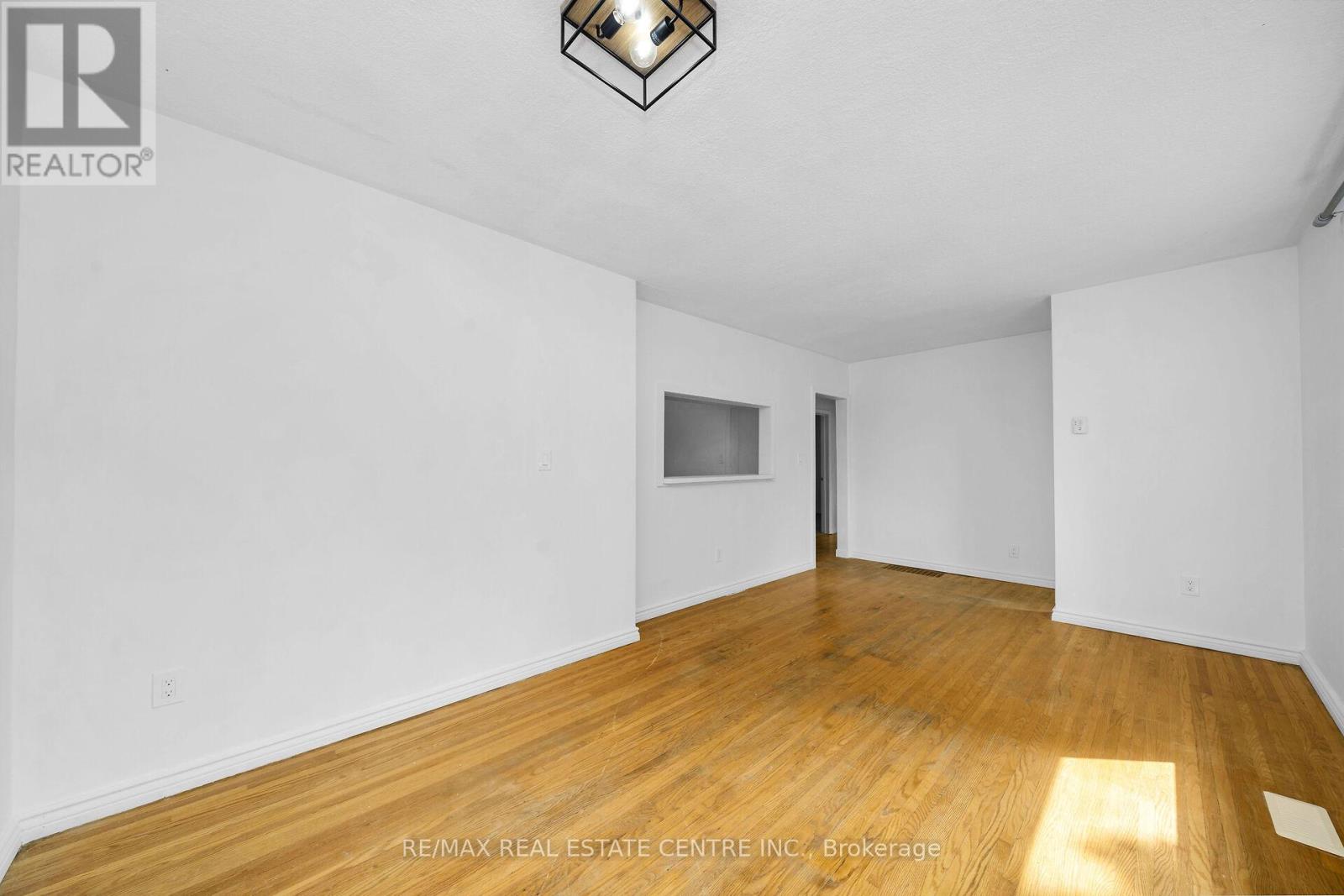 Property at 70 DAYFOOT DRIVE image 5