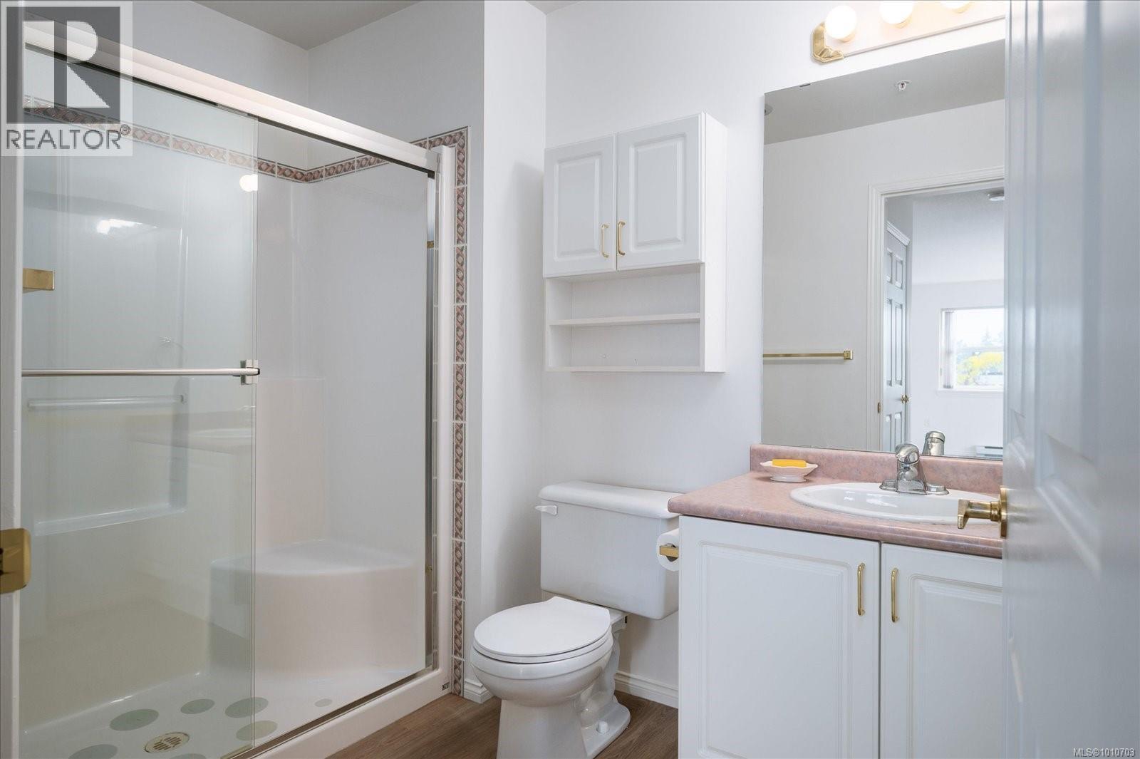 310 750 Memorial Ave, Qualicum Beach, British Columbia  V9K 2P6 - Photo 10 - 1010703
