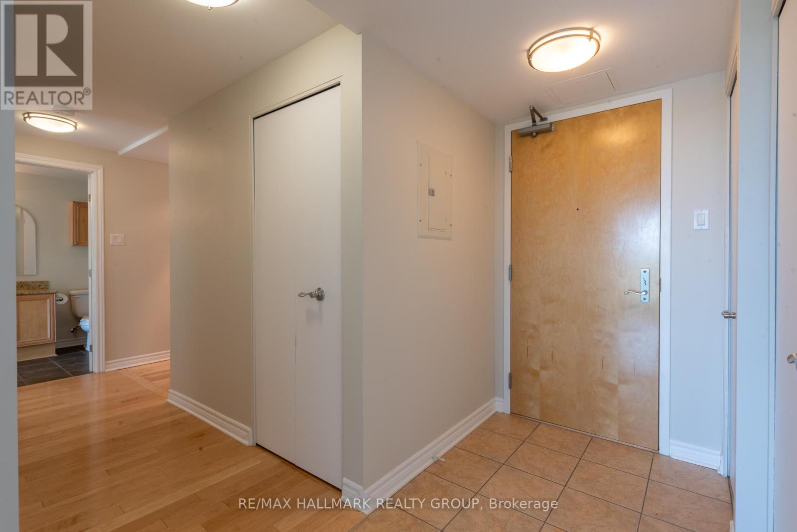 311 - 200 Lett Street, Ottawa, Ontario  K1R 0A7 - Photo 3 - X12334715