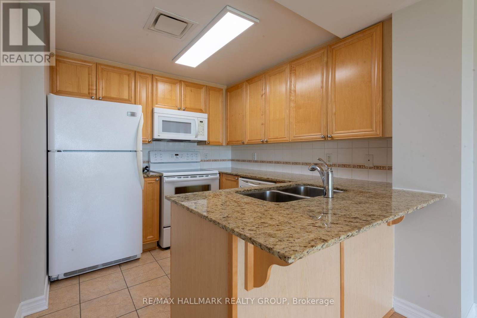 311 - 200 Lett Street, Ottawa, Ontario  K1R 0A7 - Photo 5 - X12334715