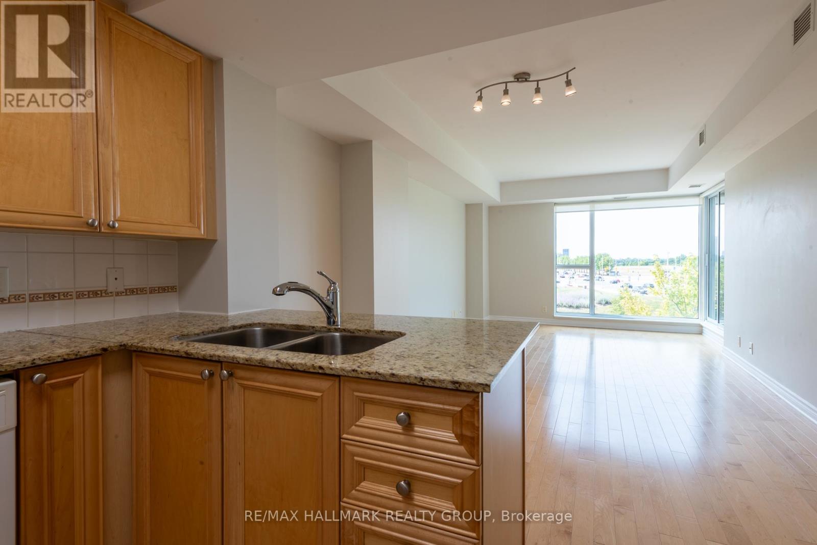 311 - 200 Lett Street, Ottawa, Ontario  K1R 0A7 - Photo 6 - X12334715