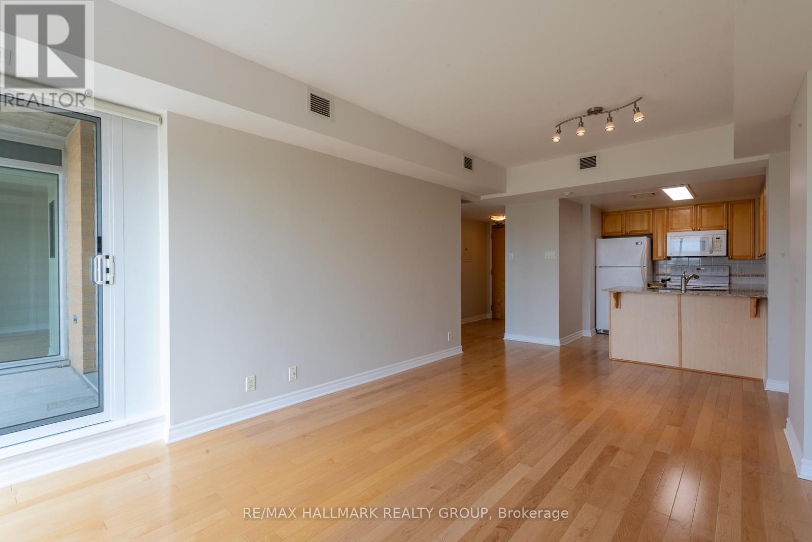 311 - 200 Lett Street, Ottawa, Ontario  K1R 0A7 - Photo 9 - X12334715