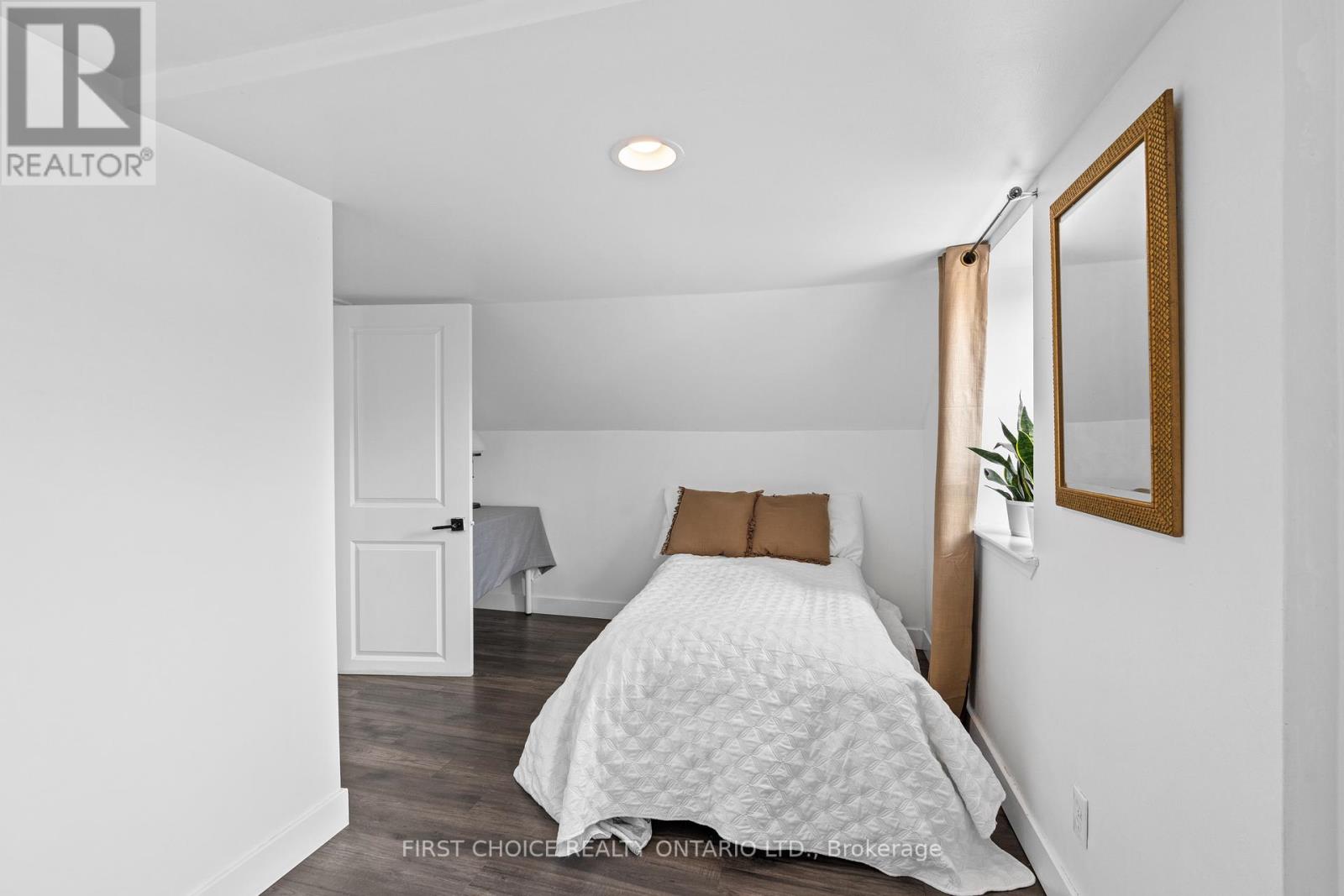 10 Campbell Reid Court, Ottawa, Ontario  K2K 1X7 - Photo 17 - X12334740