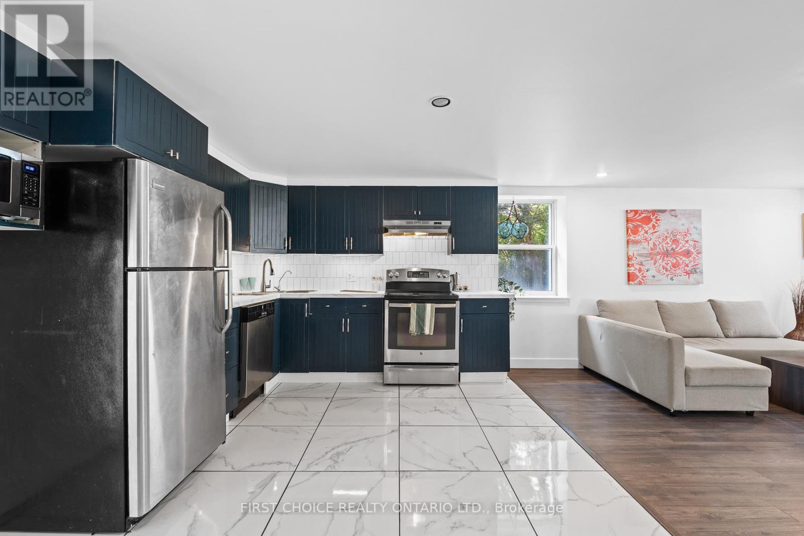 10 Campbell Reid Court, Ottawa, Ontario  K2K 1X7 - Photo 5 - X12334740