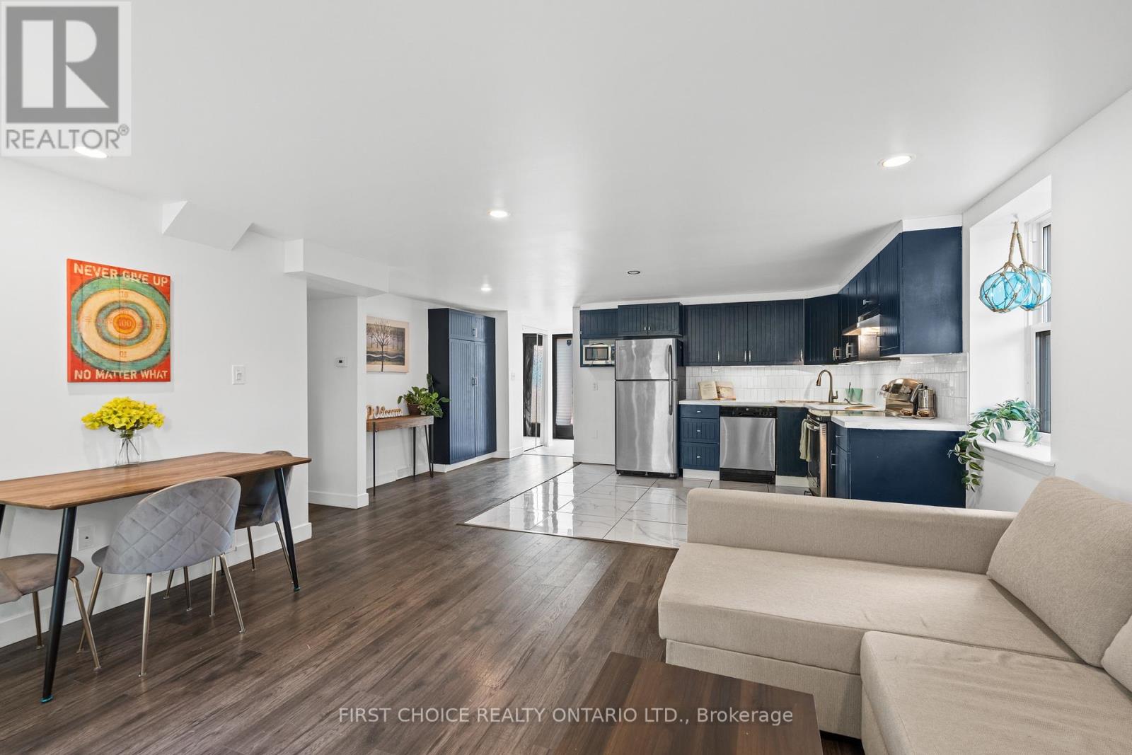 10 Campbell Reid Court, Ottawa, Ontario  K2K 1X7 - Photo 7 - X12334740